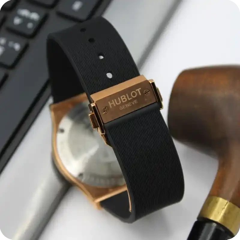 ساعت هابلوت مردانه کرنوگراف رزگلد 02.webp